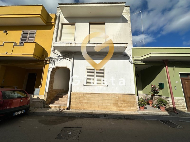 Casa Indipendente in Vendita a San Pietro Vernotico, 69'000&euro;, 150 m²