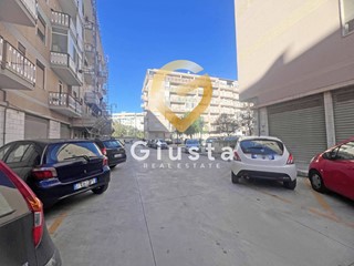 Quadrilocale in Vendita a Brindisi, 115'000€, 138 m²
