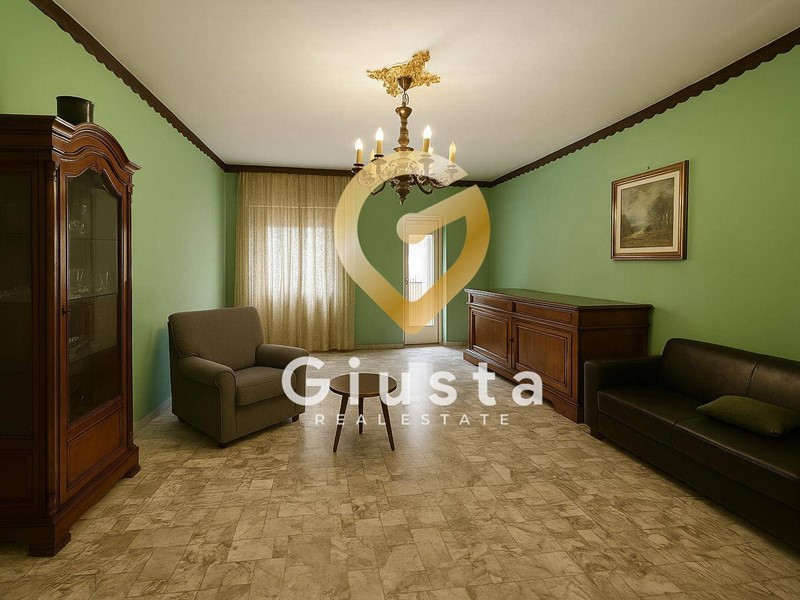 Quadrilocale in Vendita a Brindisi, 115'000&euro;, 138 m²