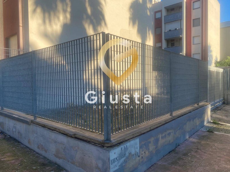 Box in Vendita a Brindisi, 25'000€, 52 m²
