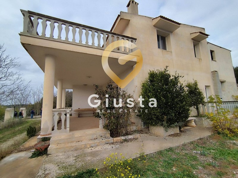 Casa Indipendente in Vendita a Ostuni, 240'000€, 314 m²