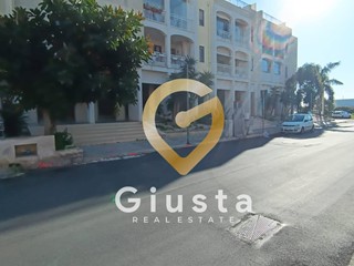 Attività commerciale in Vendita a Brindisi, 210'000€, 189 m²