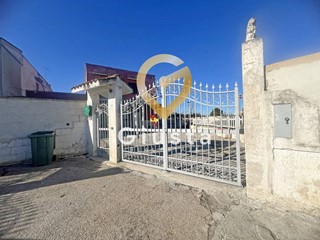 Villa in Vendita a Brindisi, 139'000€, 176 m²