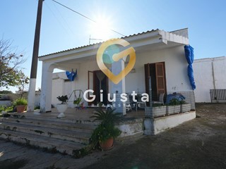 Casa Indipendente in Vendita a Ostuni, 119'000€, 90 m²
