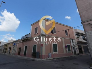 Casa Semi Indipendente in Vendita a San Pietro Vernotico, 59'000&euro;, 121 m²