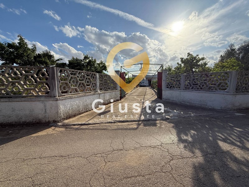 Villa in Vendita a Mesagne, 95'000€, 80 m²