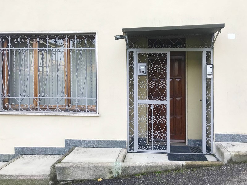 Immobile commerciale in Vendita a Varese, 360'000€, 390 m²