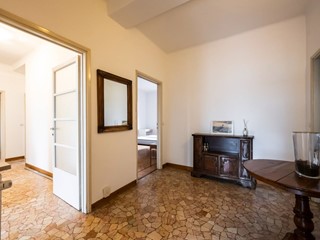 Appartamento in Vendita a Varese, 198'000€, 154 m²