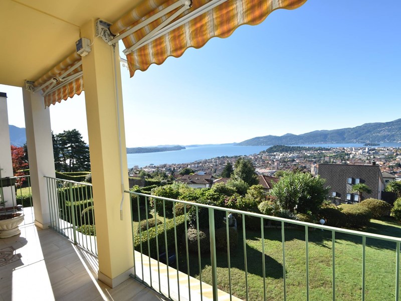 Villetta a schiera in Vendita a Verbania, 600'000€, 240 m²