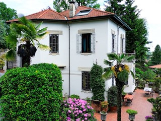 Villa in Vendita a Venegono Superiore, 1'000'000€, 339 m²