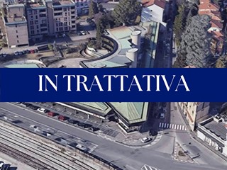 Attività commerciale in Vendita a Varese, 1382 m²