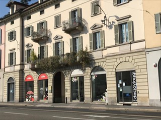 Immobile commerciale in Affitto a Varese, 1'500€, 85 m²