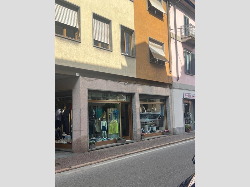 Attività commerciale in Vendita a Gavirate, 220'000€, 75 m²