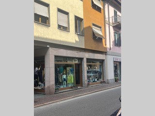 Attività commerciale in Vendita a Gavirate, 220'000€, 75 m²
