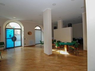 Immobile commerciale in Vendita a Teramo, 200'000€, 200 m²