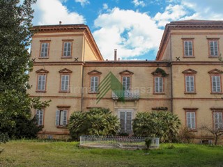 Villa in Vendita a Giulianova, 850'000€, 1900 m²