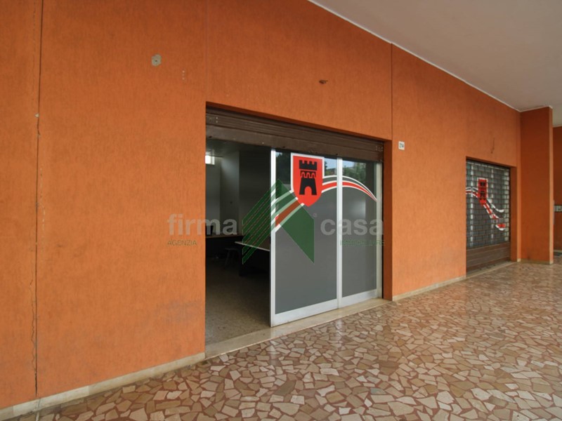 Immobile commerciale in Vendita a Teramo, 65'000€, 72 m²
