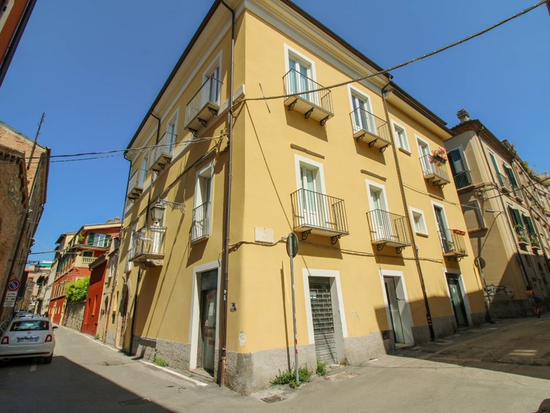 Immobile commerciale in Vendita a Teramo, 60'000€, 65 m²