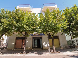 Appartamento in Vendita a Giulianova, 1040 m²