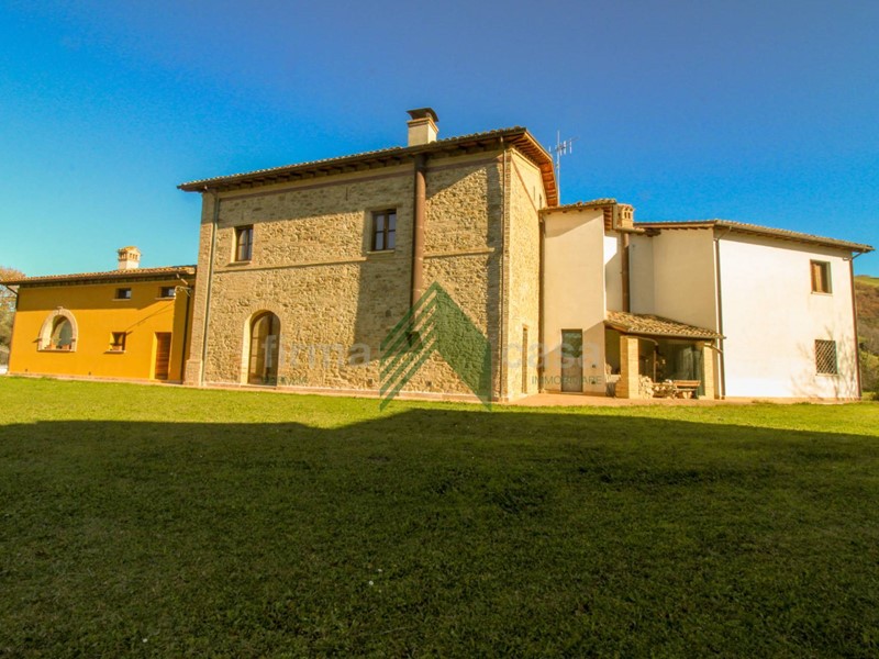 Villa in Vendita a Teramo, 466 m²