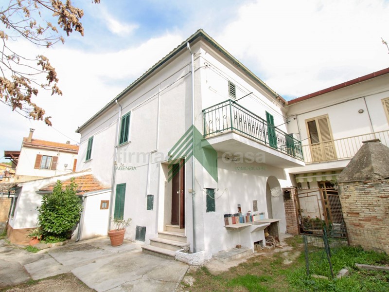 Trilocale in Vendita a Teramo, 70'000€, 95 m²