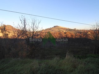 Terreno agricolo in Vendita a Bellante, 45'000€, 37430 m²