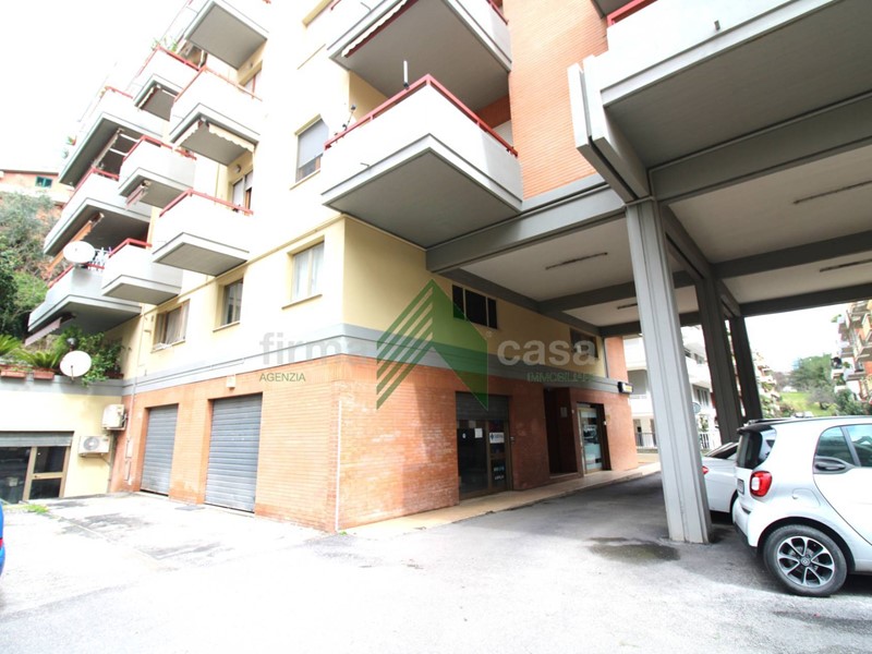 Ufficio in Vendita a Teramo, 45'000€, 67 m²