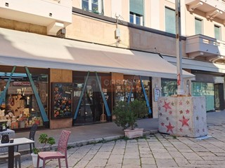 Attività commerciale in Vendita a Albenga, 70'000€, 88 m²
