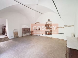 Rustico in Vendita a Albenga, 300'000€, 220 m²