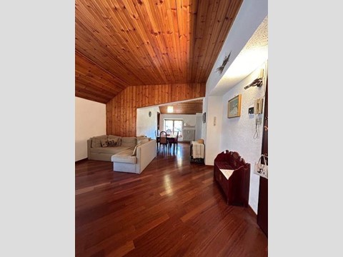 Trilocale in Affitto a Bardonecchia, 5'000€, 75 m²