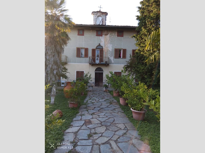 Casa Indipendente in Vendita a Pinerolo, 155'000€, 435 m²
