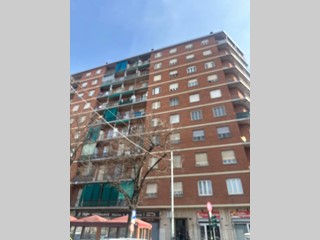 Bilocale in Vendita a Torino, 94'000€, 58 m²