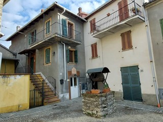 Casa Indipendente in Vendita a Ponzone, 23'900€, 130 m²