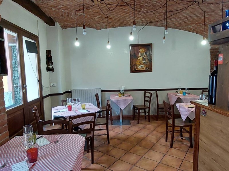 Immobile commerciale in Vendita a Pinerolo, 195'000€, 150 m²