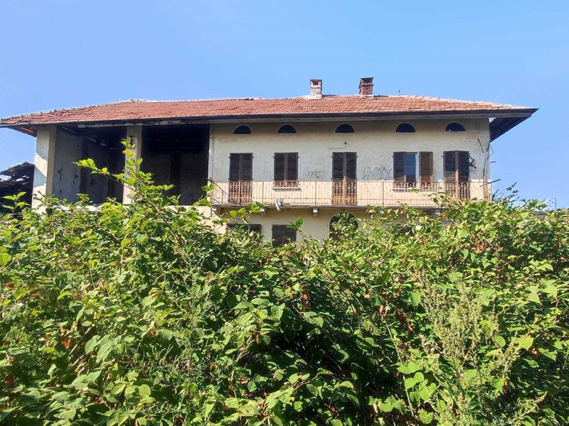 Casa Indipendente in Vendita a Mappano, 1200 m²