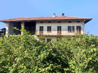 Casa Indipendente in Vendita a Mappano, 1200 m²