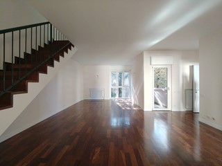 Quadrilocale in Vendita a Gallarate, 380'000€, 170 m²