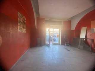 Immobile commerciale in Vendita a Ventimiglia, 100'000€, 60 m²