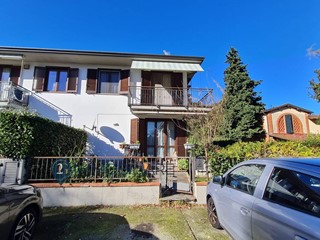 Casa Indipendente in Vendita a Sarzana, 340'000&euro;, 180 m²