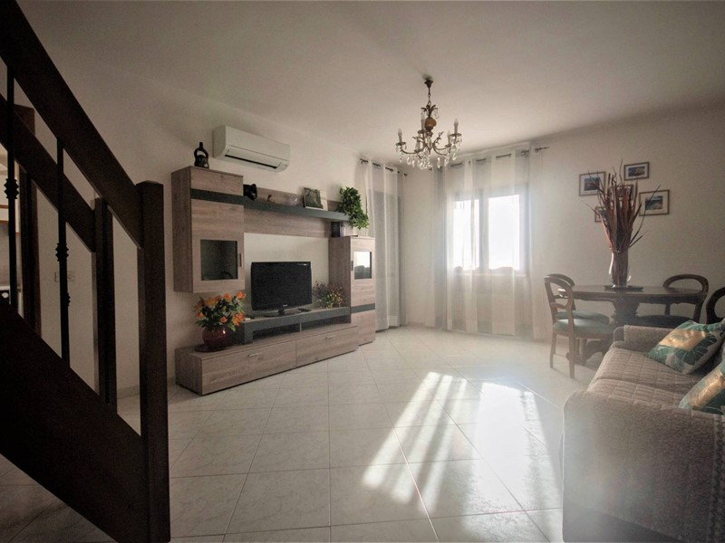 Appartamento in Vendita a Santo Stefano di Magra, 250'000€, 130 m²