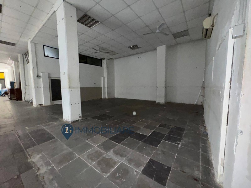 Immobile commerciale in Vendita a La Spezia, 240'000€, 240 m²