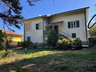 Casa Indipendente in Vendita a Follo, 229'000€, 110 m²