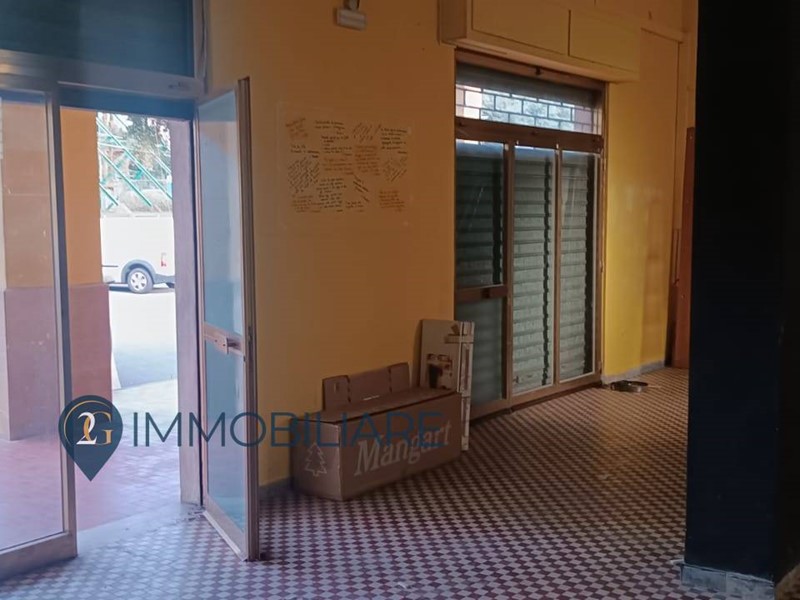 Immobile commerciale in Vendita a Bolano, 82'000&euro;, 95 m²