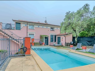 Casa Semi Indipendente in Vendita a La Spezia, 595'000&euro;, 260 m²