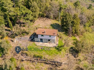 Casa Indipendente in Vendita a Fosdinovo, 140'000€, 100 m²