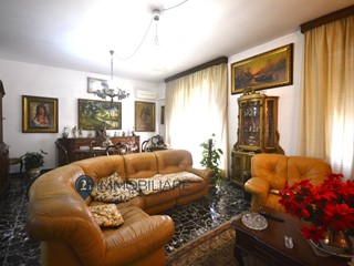 Appartamento in Vendita a La Spezia, 300'000€, 190 m²