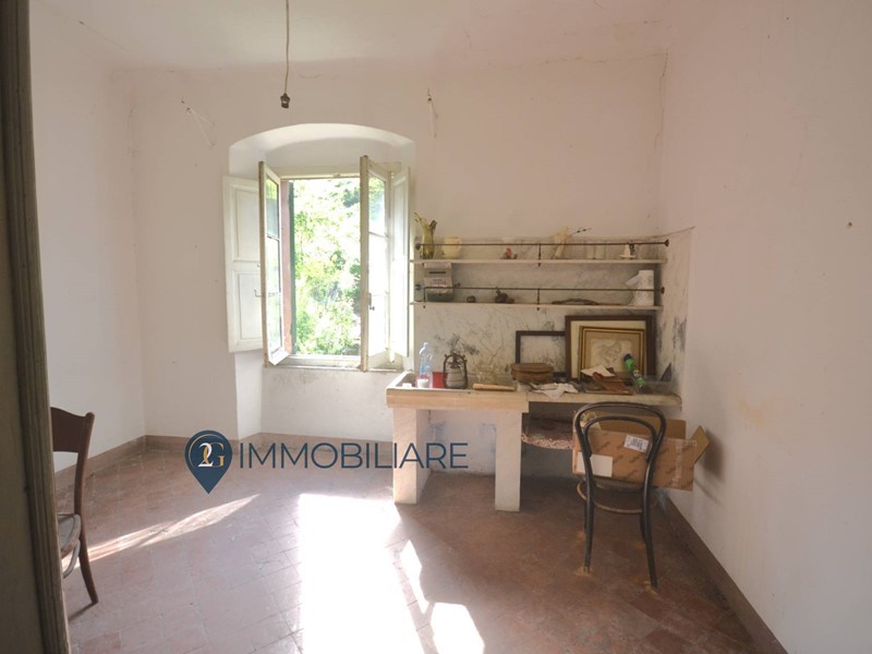 Appartamento in Vendita a La Spezia, 107'000€, 100 m²