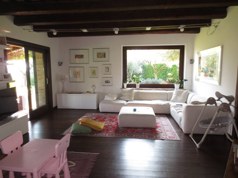 Villa in Vendita a Ascoli Piceno, 450 m²