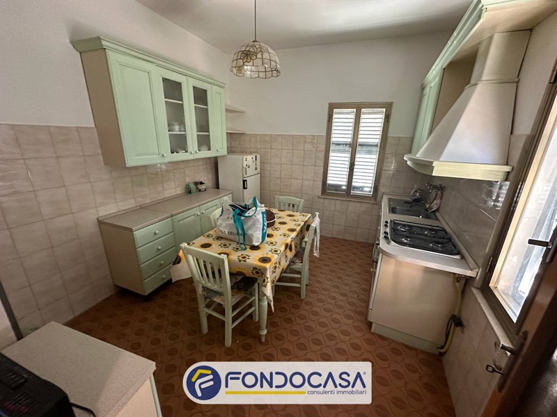 Casa Indipendente in Vendita a Ascoli Piceno, 170'000€, 195 m²