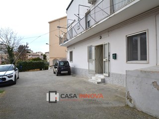 Appartamento in Vendita a Miglionico, 60'000€, 81 m²